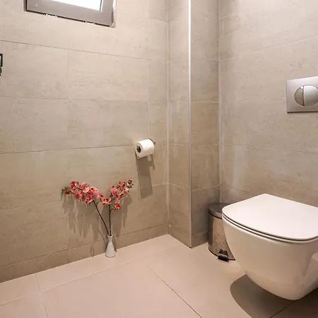 Poseidon Hotel 3*